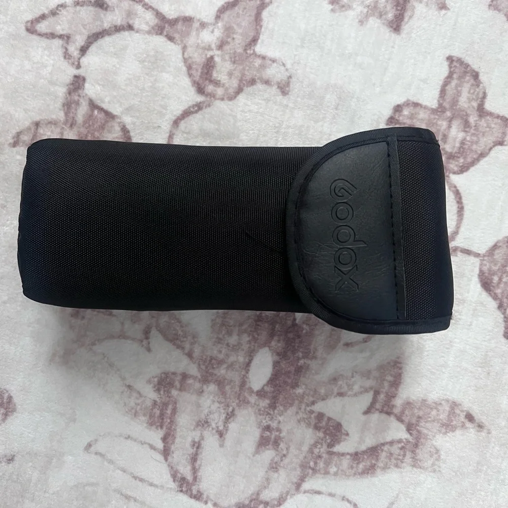 V1N Camera Flash in Black